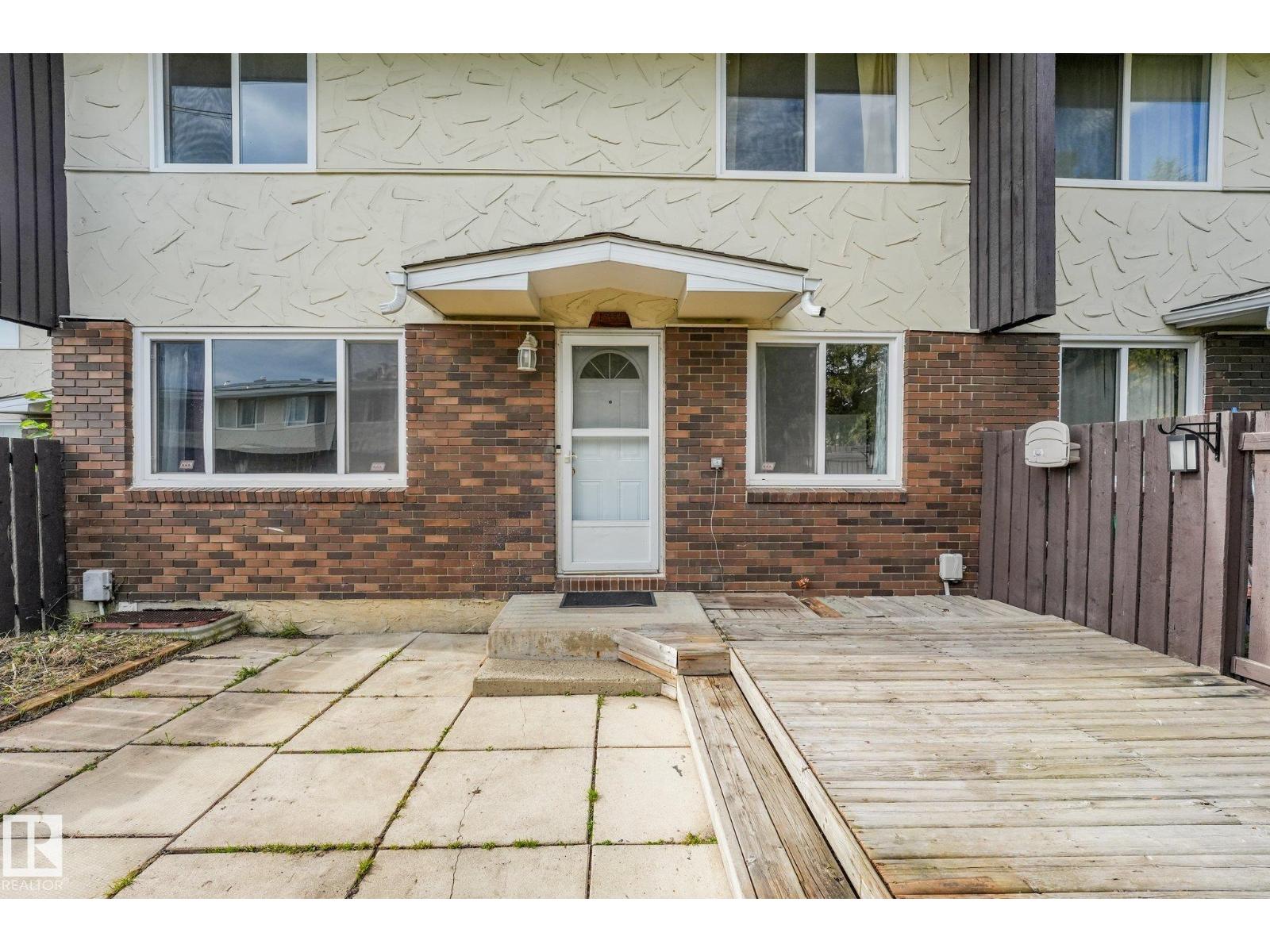 144 Roseland Vg Nw Property Photo 38