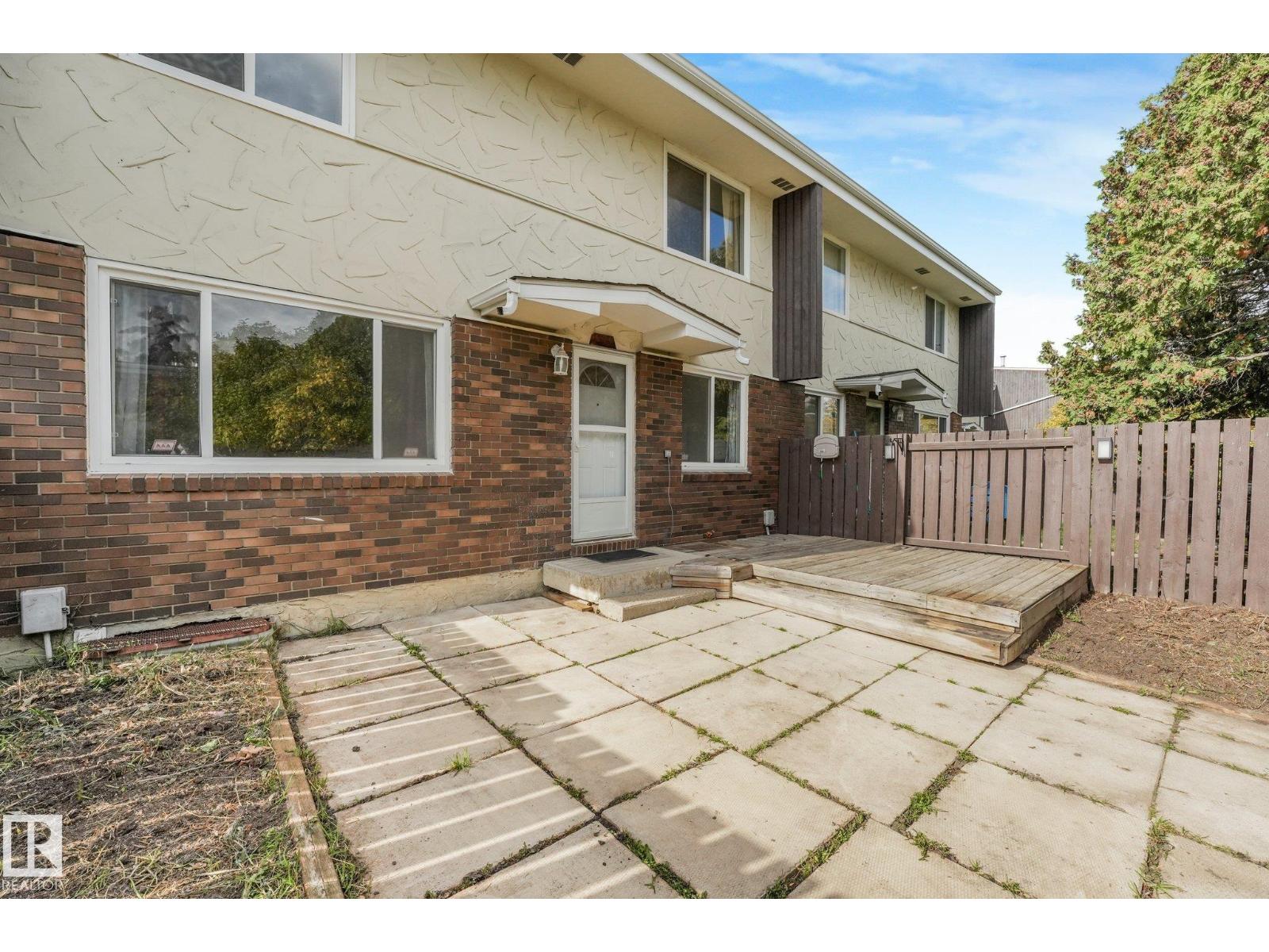 144 Roseland Vg Nw Property Photo 39
