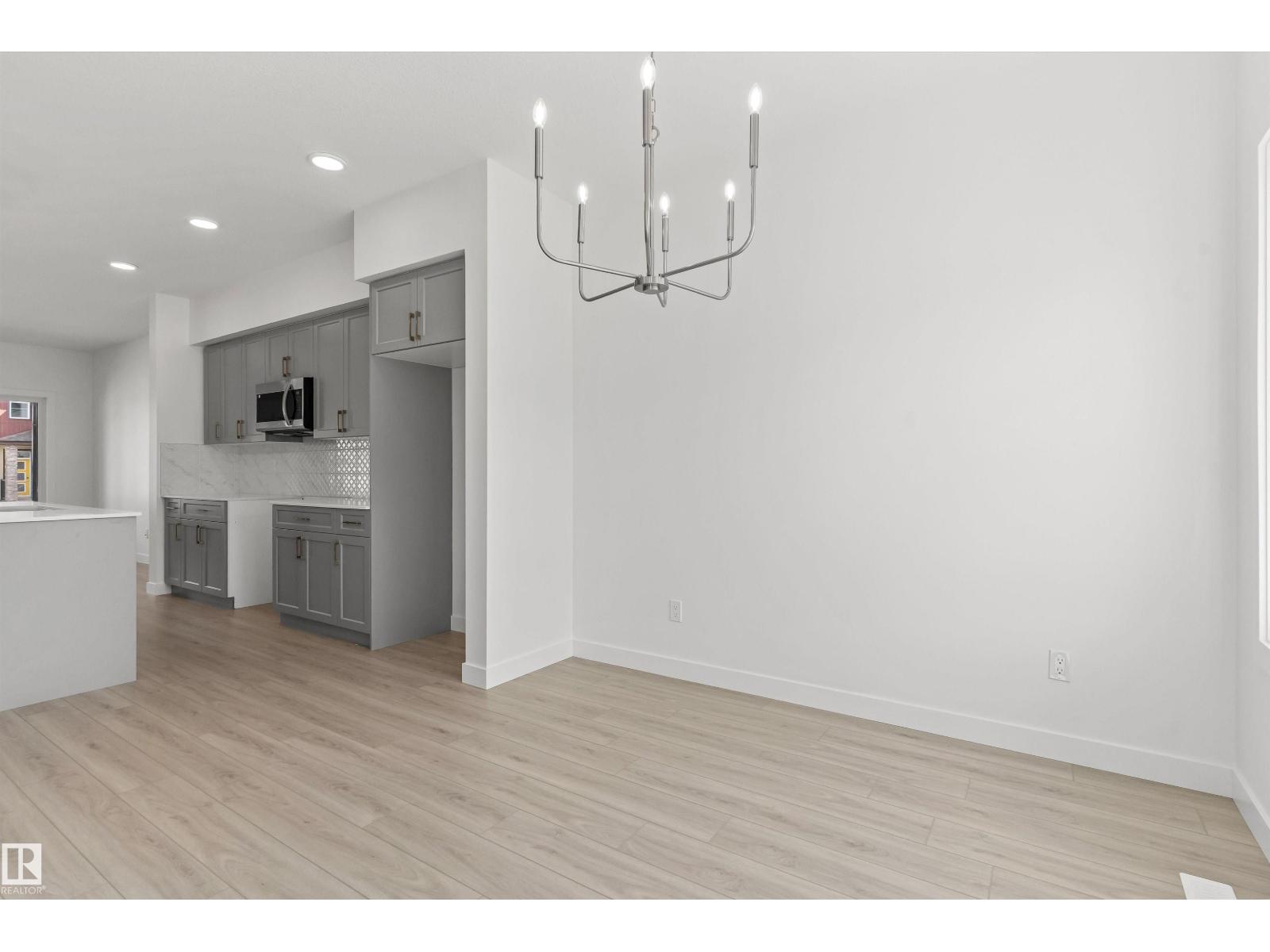 20623 43 Av Nw Property Photo 11