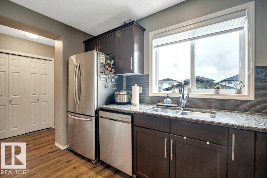 723 Secord Bv Nw Property Photo 18