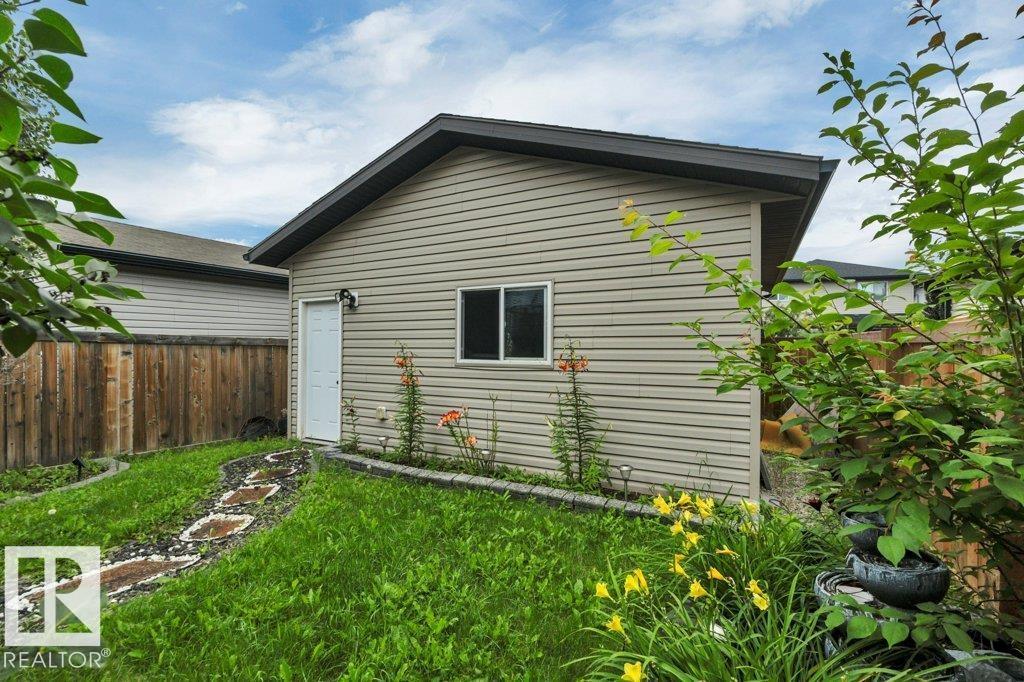 723 Secord Bv Nw Property Photo 41