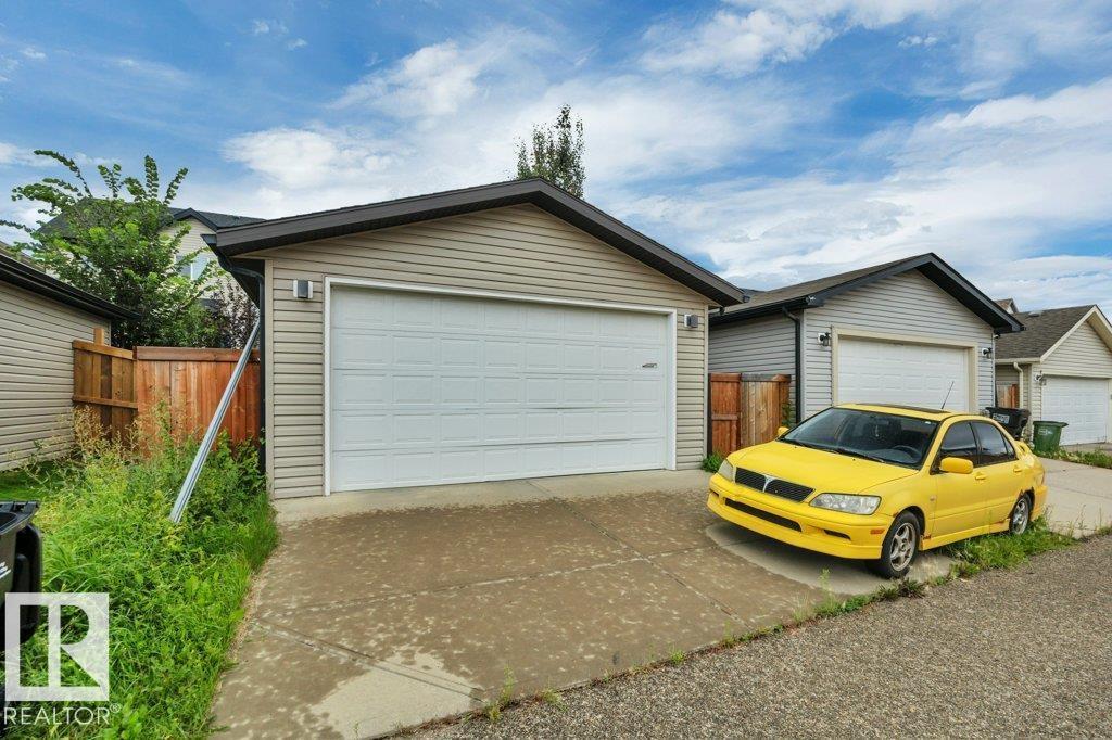 723 Secord Bv Nw Property Photo 45