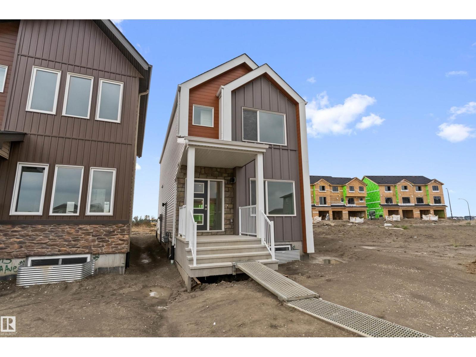 18717 18a Av Nw Property Photo 3