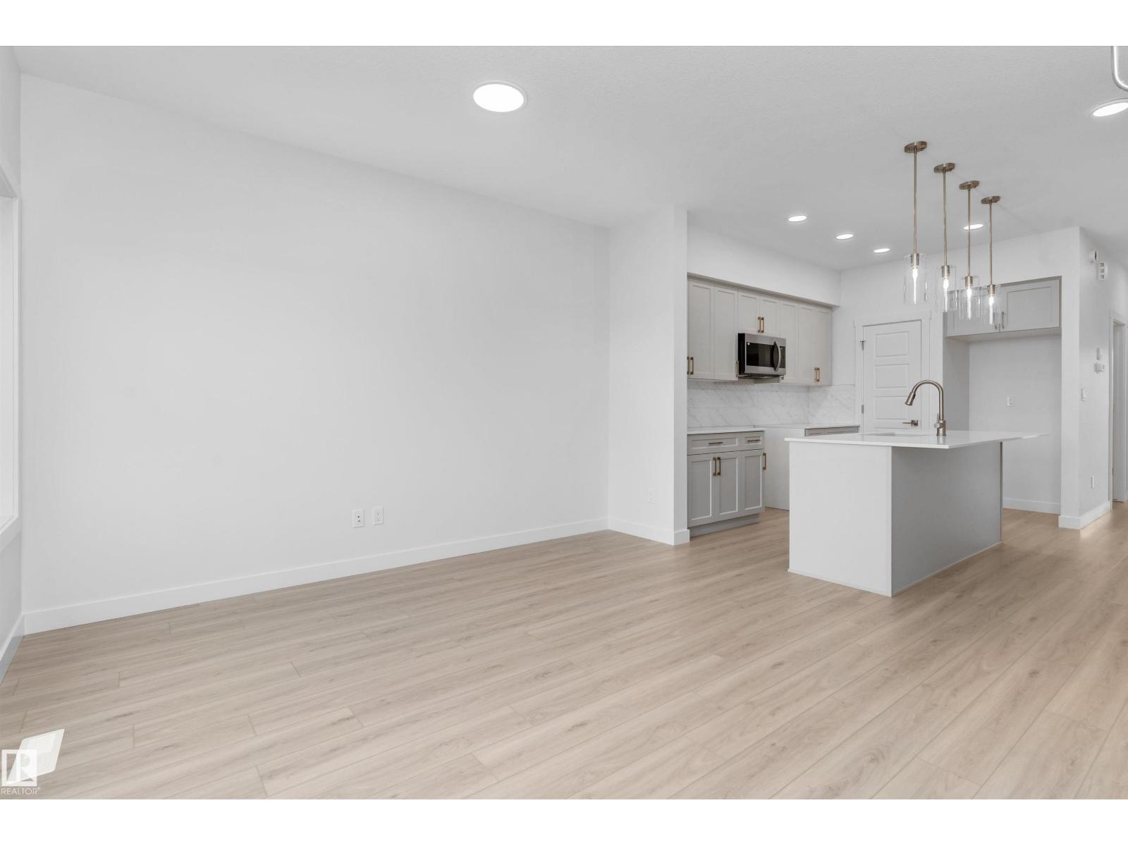 18717 18a Av Nw Property Photo 7