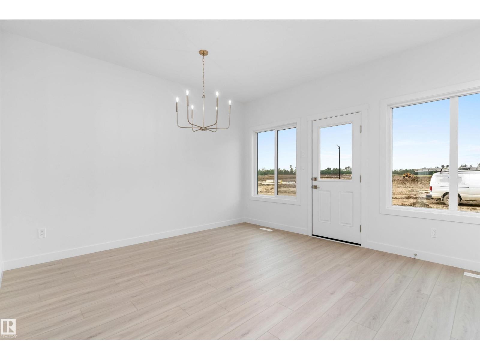 18717 18a Av Nw Property Photo 11