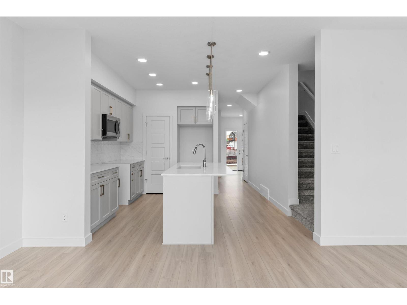 18717 18a Av Nw Property Photo 12