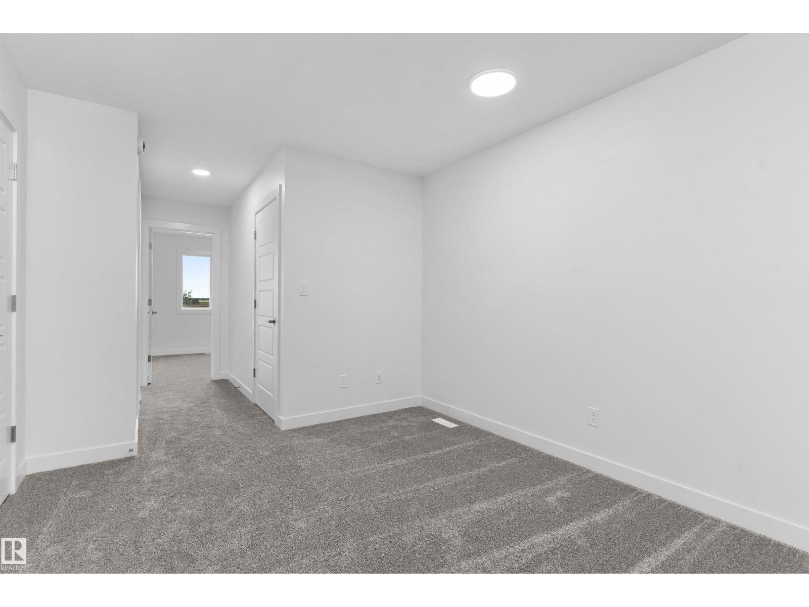18717 18a Av Nw Property Photo 28