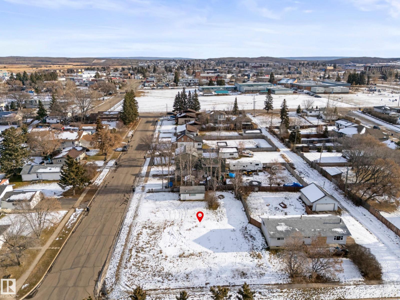 5107 58 St Property Photo 4