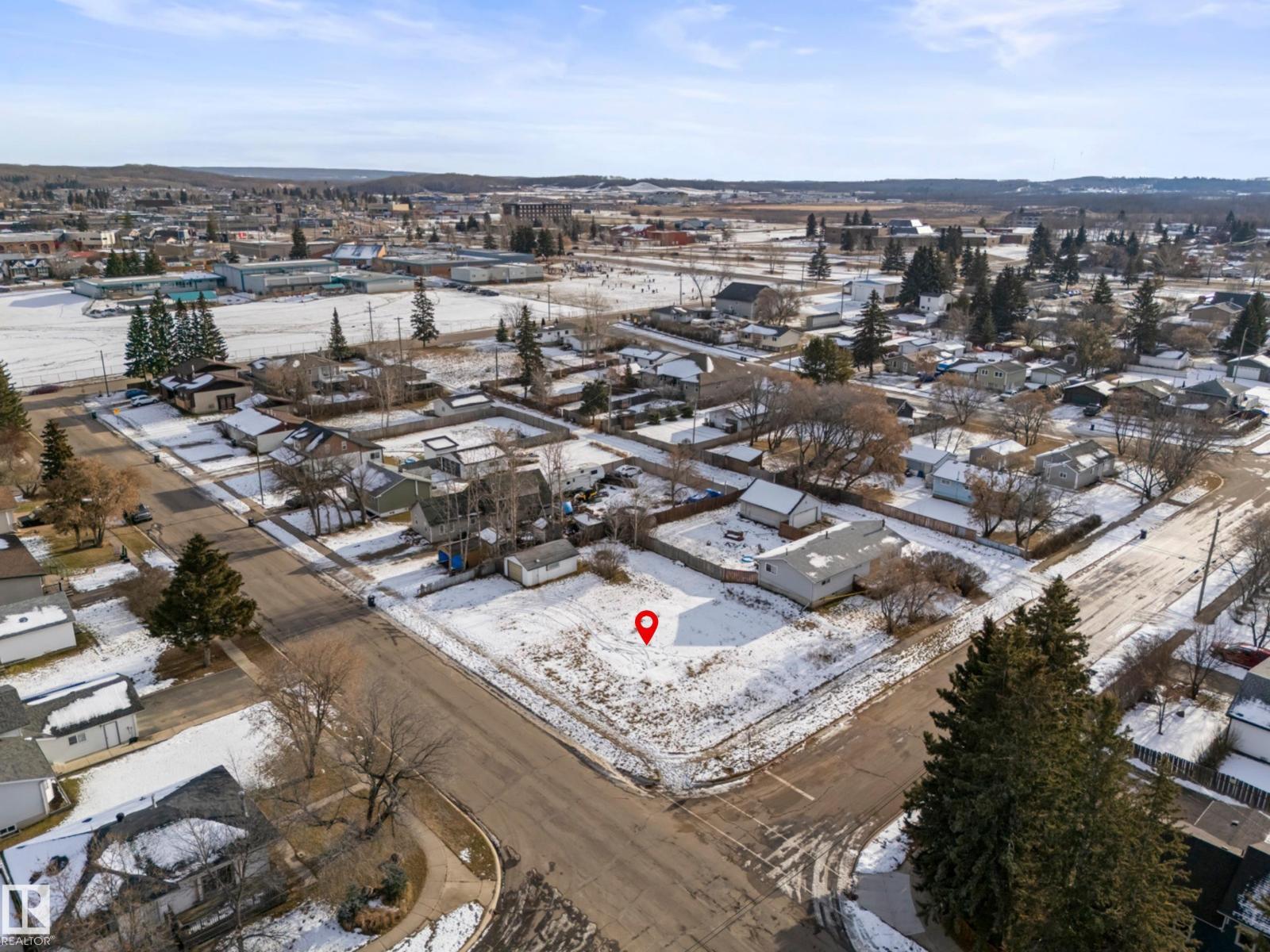 5107 58 St Property Photo 5