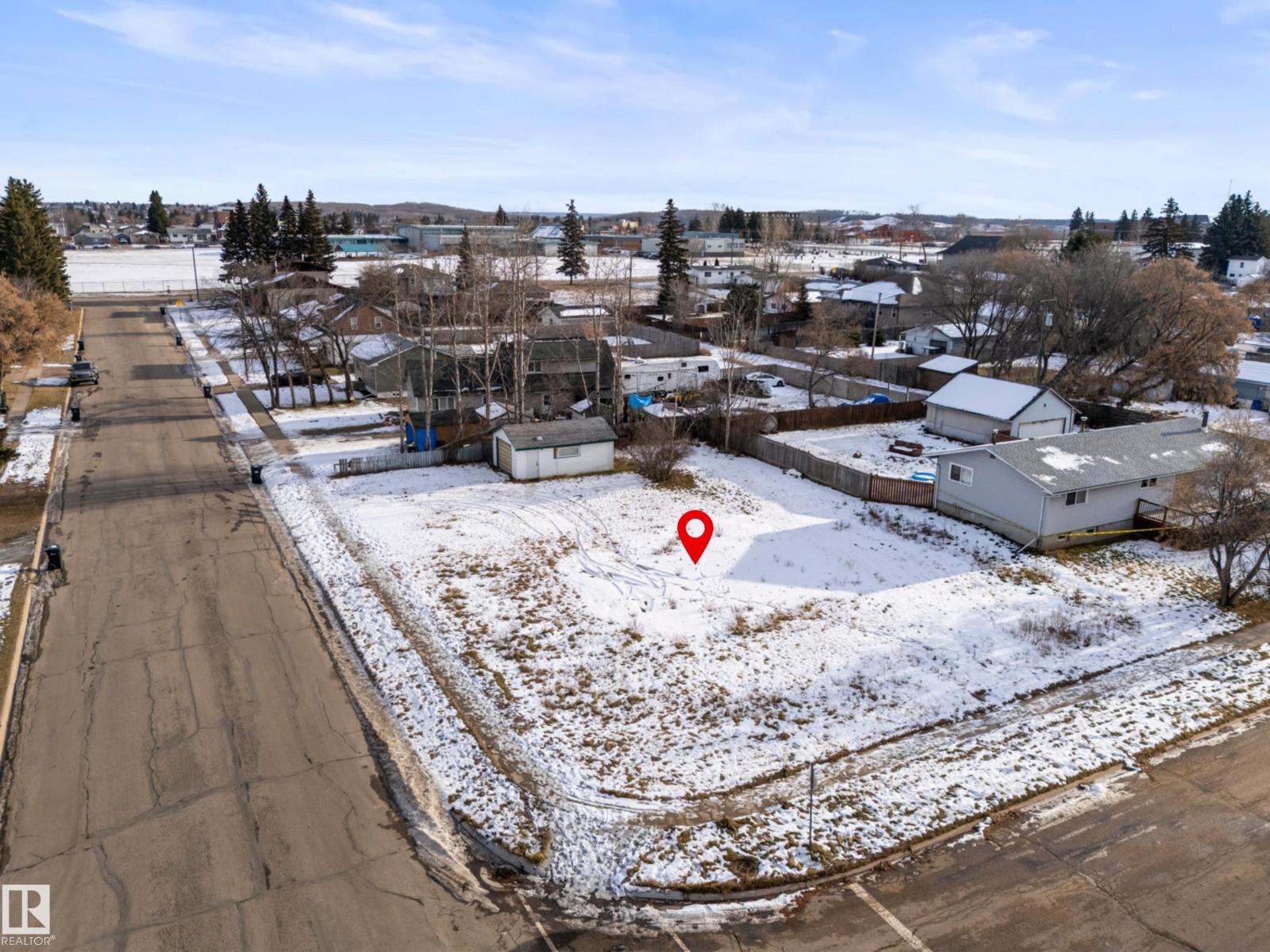 5107 58 St Property Photo 6