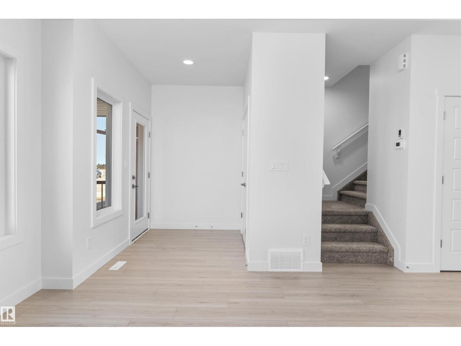 18713 18a Av Nw Property Photo 4