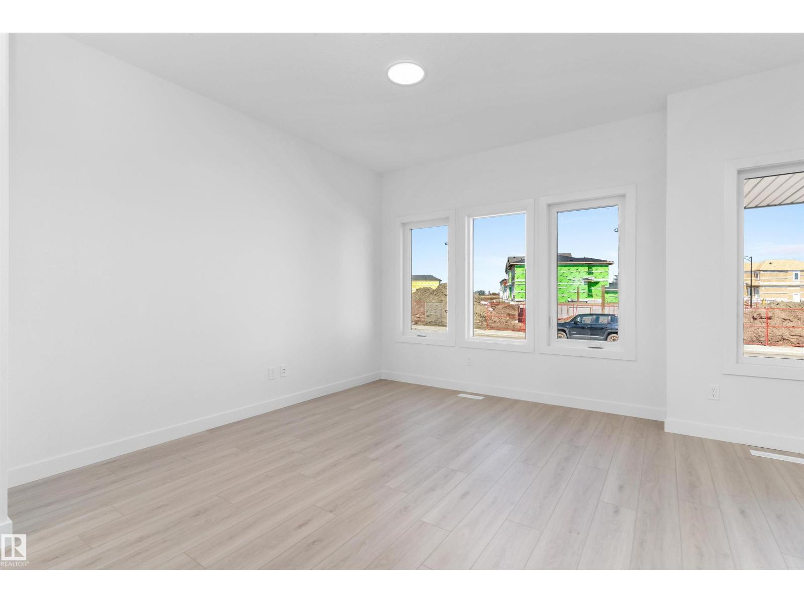 18713 18a Av Nw Property Photo 5