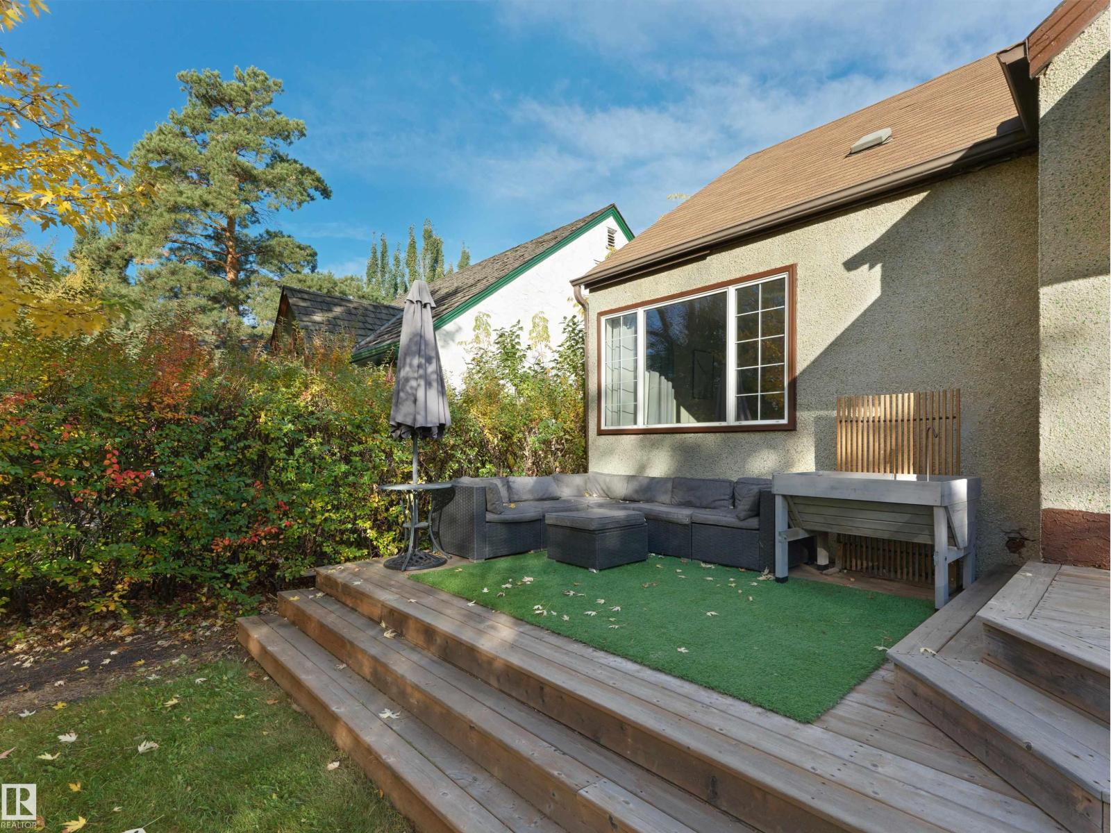 11142 71 Av Nw Property Photo 2