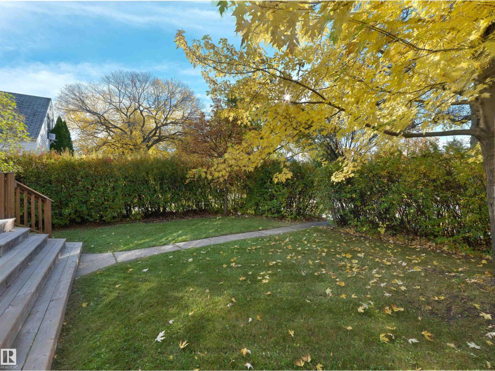 11142 71 Av Nw Property Photo 3