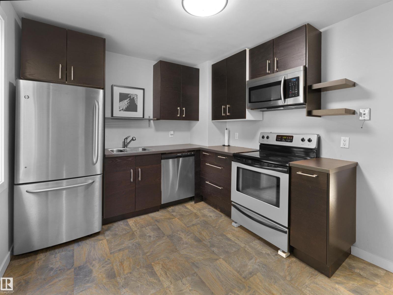 11142 71 Av Nw Property Photo 10