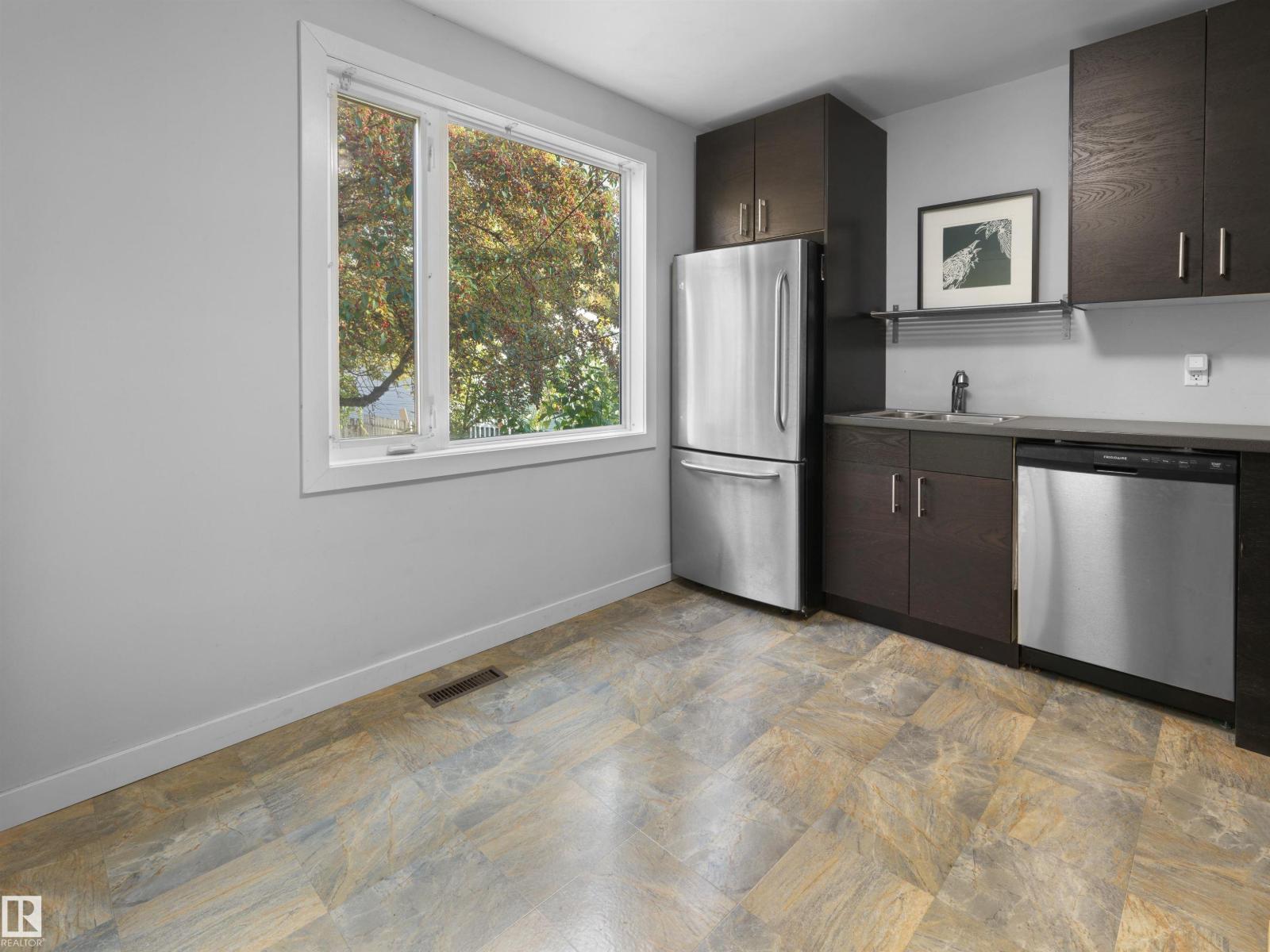 11142 71 Av Nw Property Photo 11