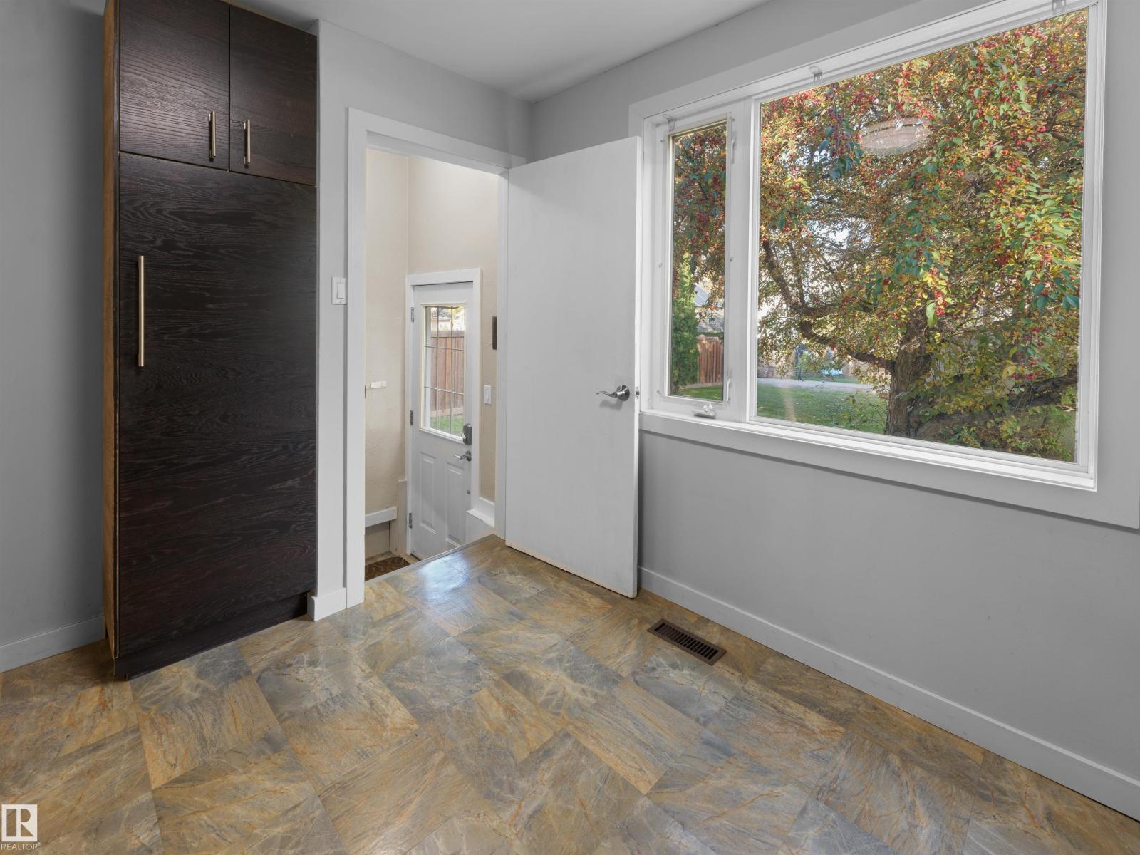 11142 71 Av Nw Property Photo 12
