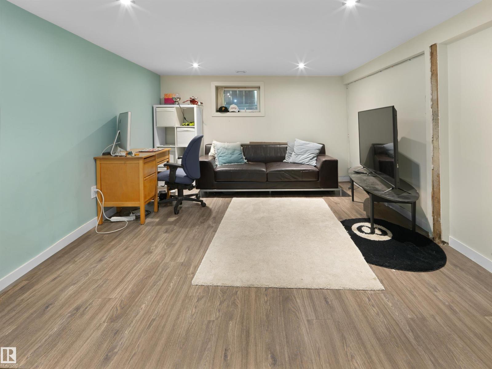 11142 71 Av Nw Property Photo 21