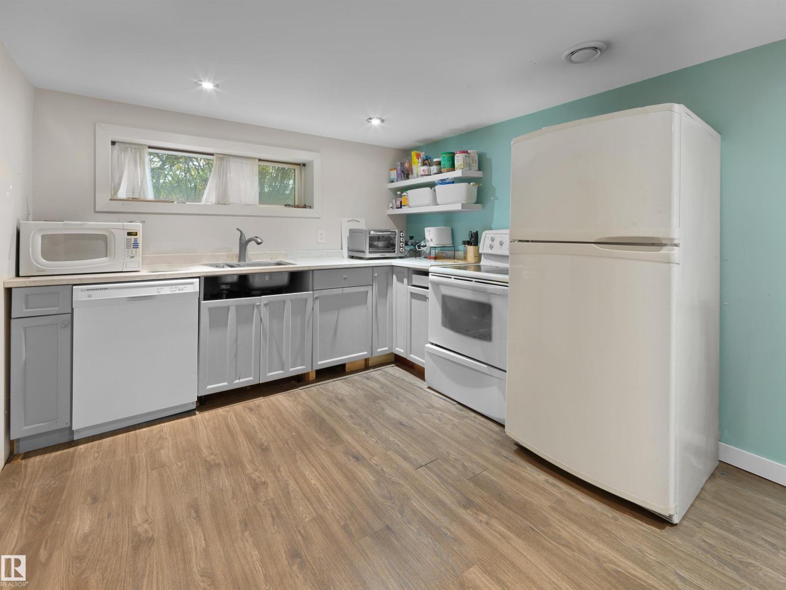11142 71 Av Nw Property Photo 23