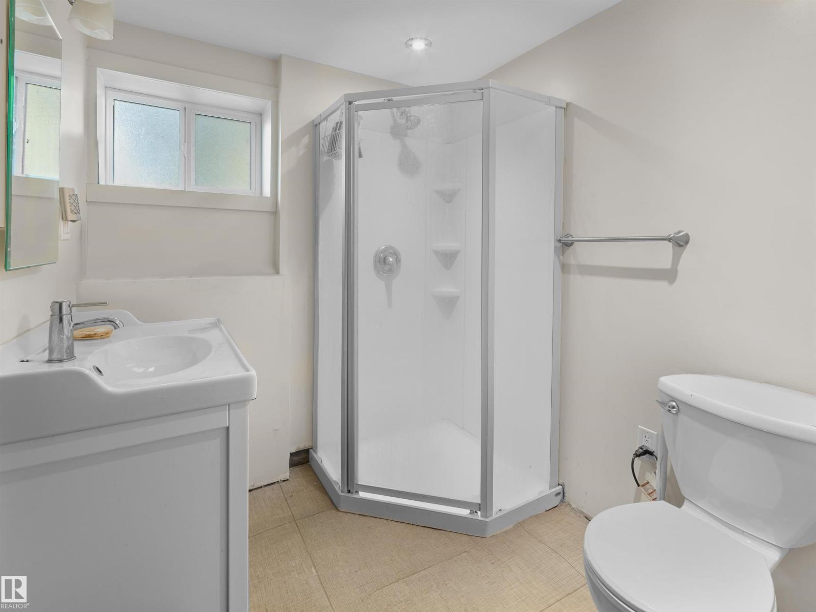 11142 71 Av Nw Property Photo 25