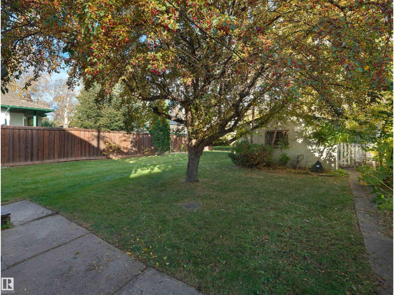 11142 71 Av Nw Property Photo 30