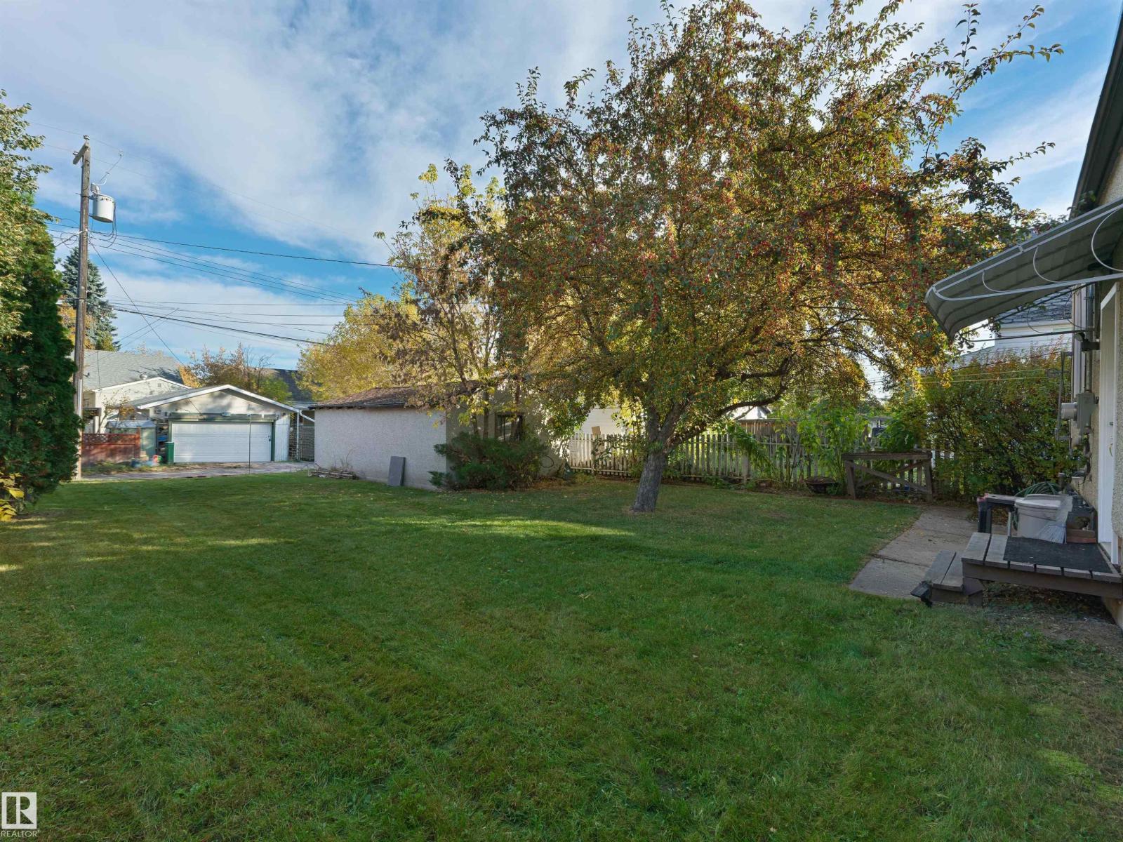 11142 71 Av Nw Property Photo 31