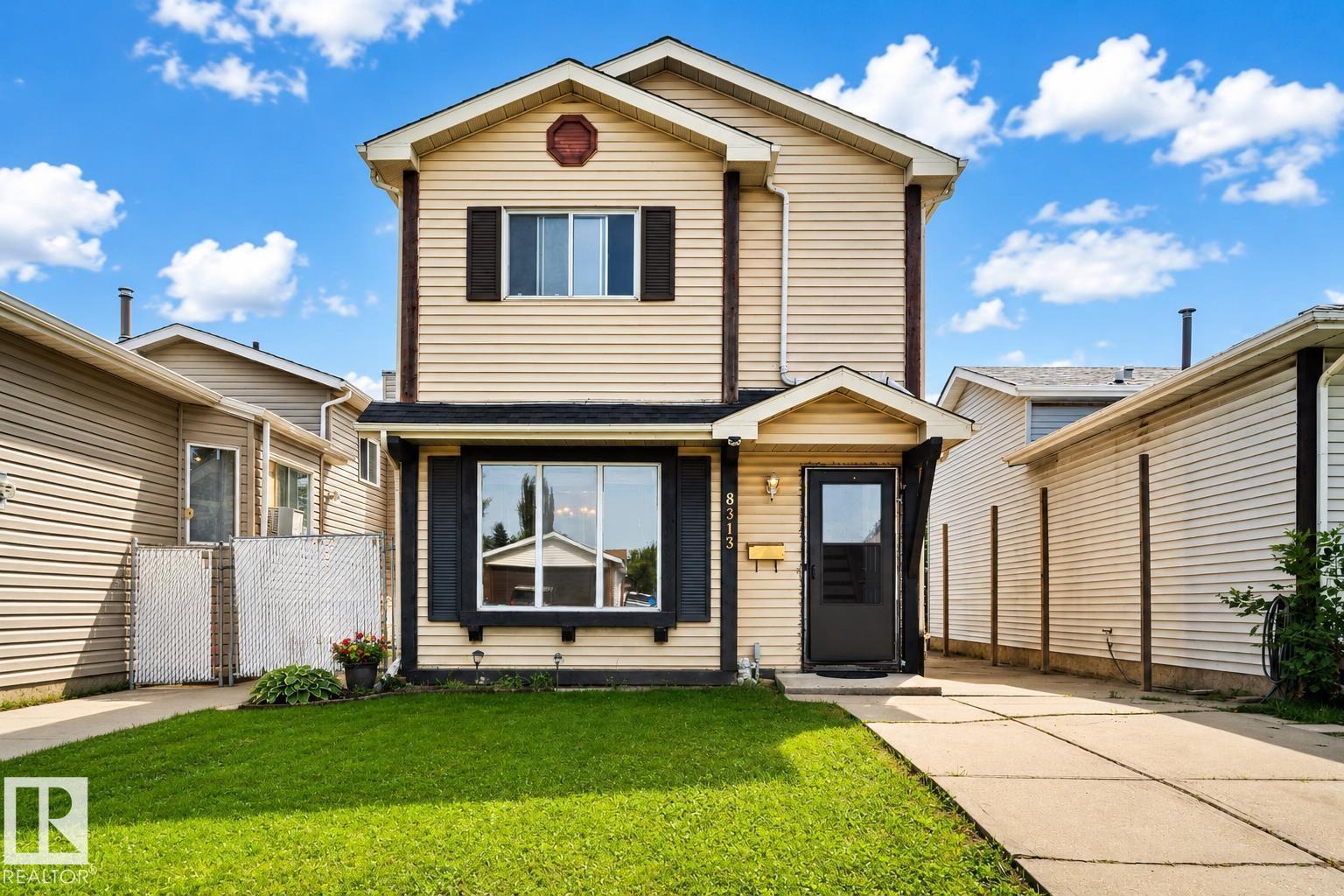 8313 156 Av Nw Property Photo 1