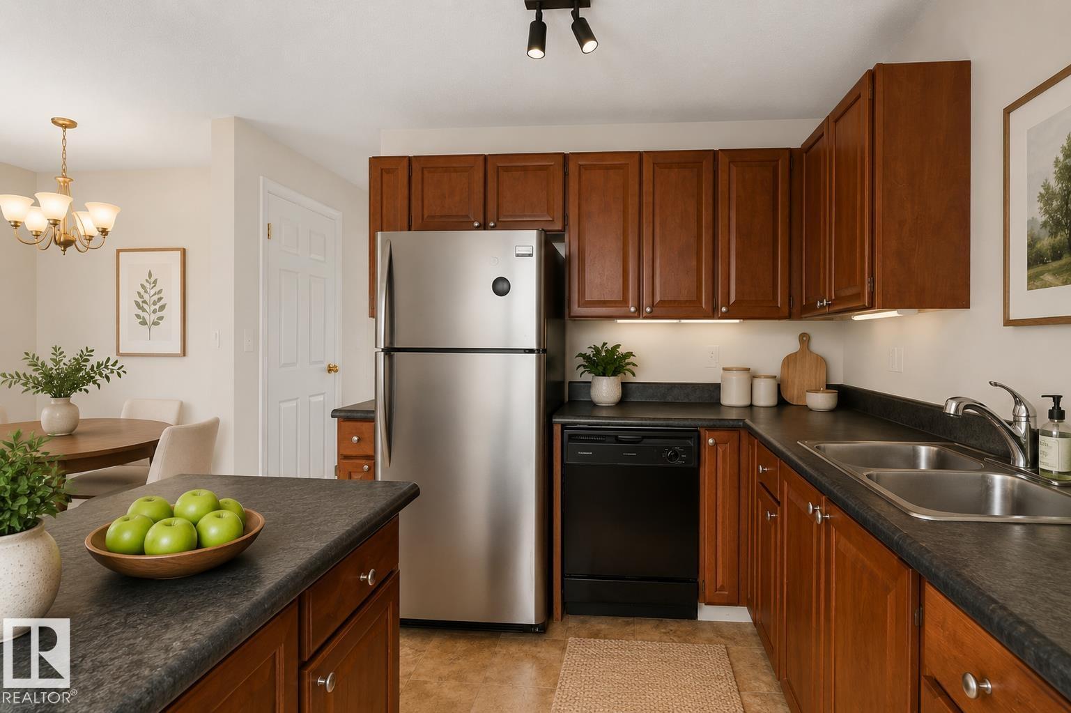 8313 156 Av Nw Property Photo 11