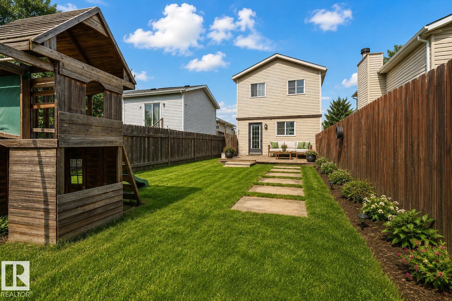8313 156 Av Nw Property Photo 13