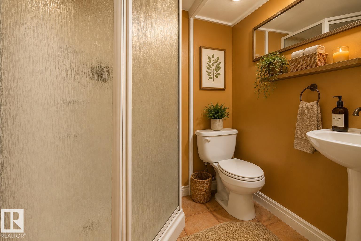 8313 156 Av Nw Property Photo 22