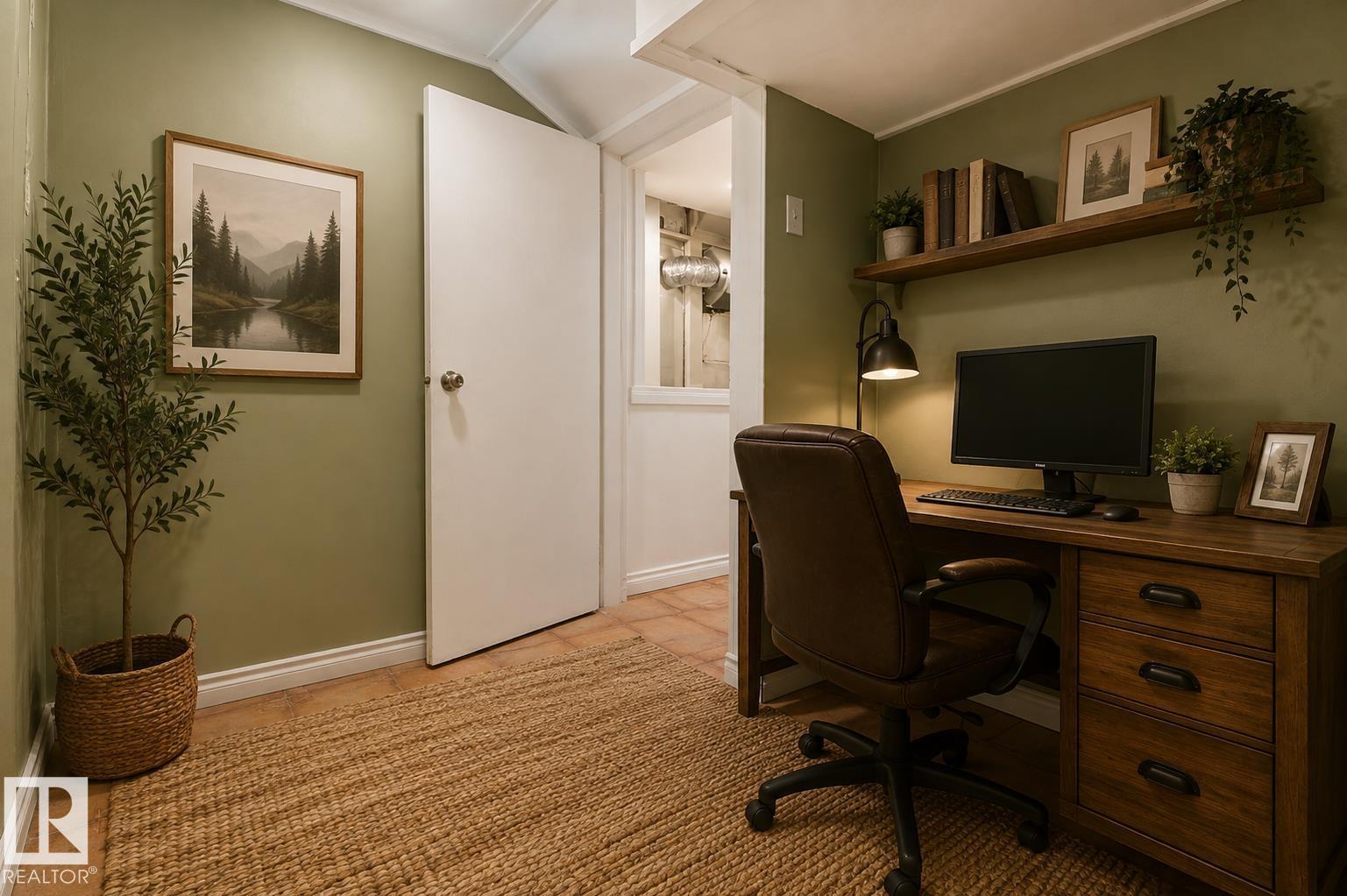 8313 156 Av Nw Property Photo 24