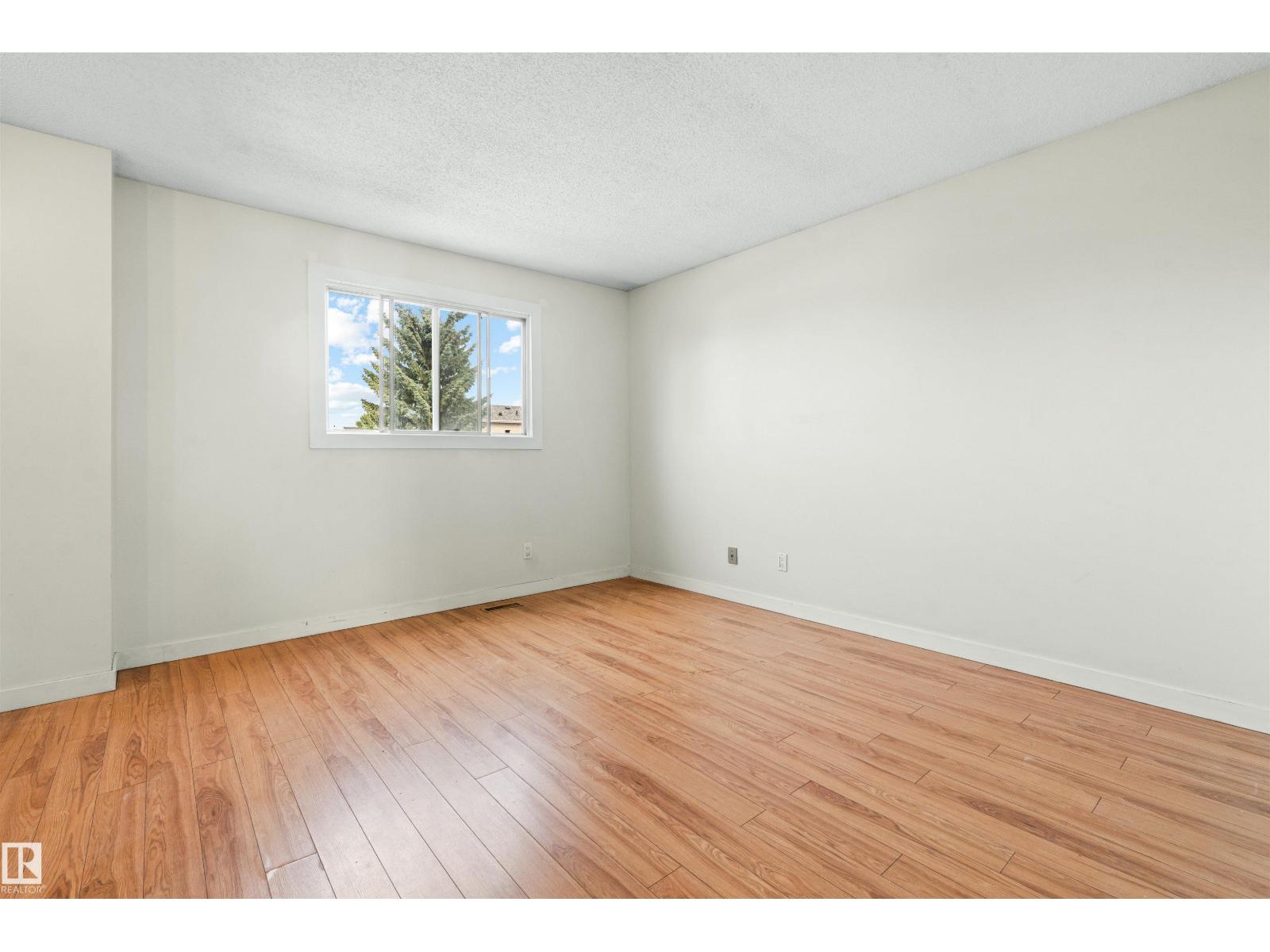 8313 156 Av Nw Property Photo 50