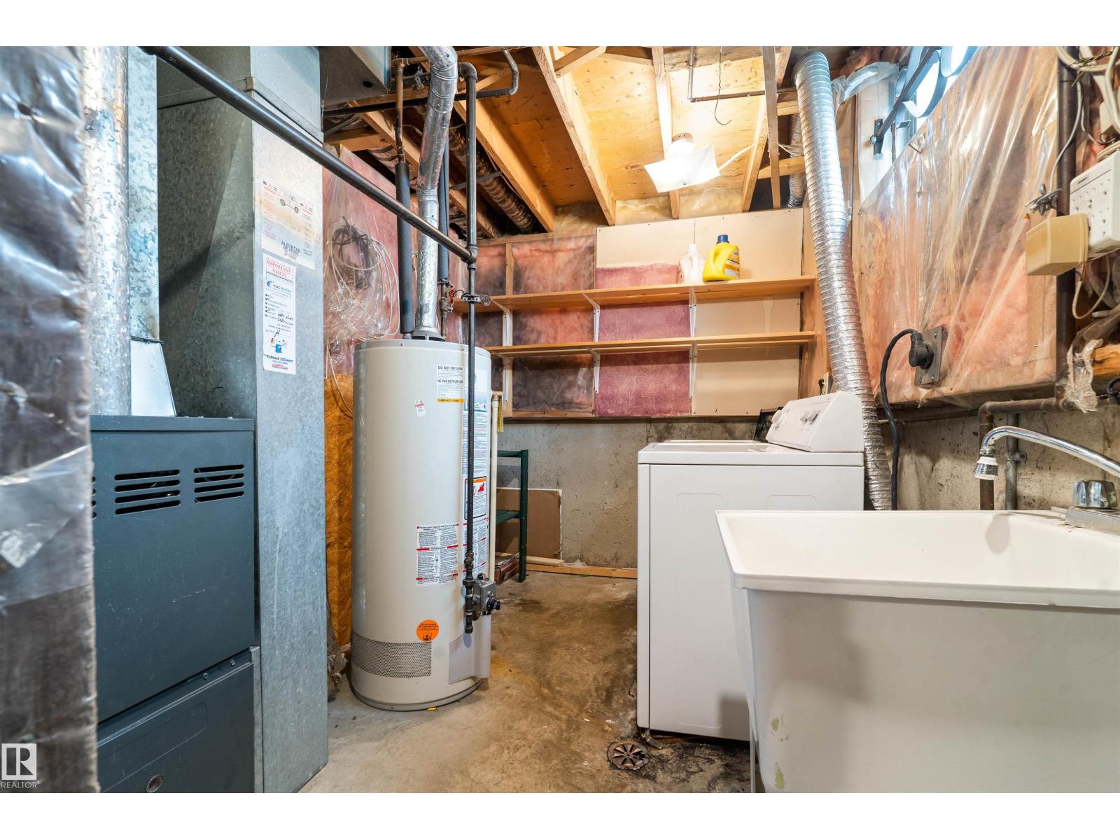 8313 156 Av Nw Property Photo 60
