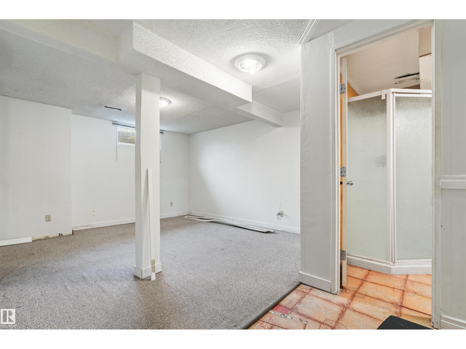 8313 156 Av Nw Property Photo 61