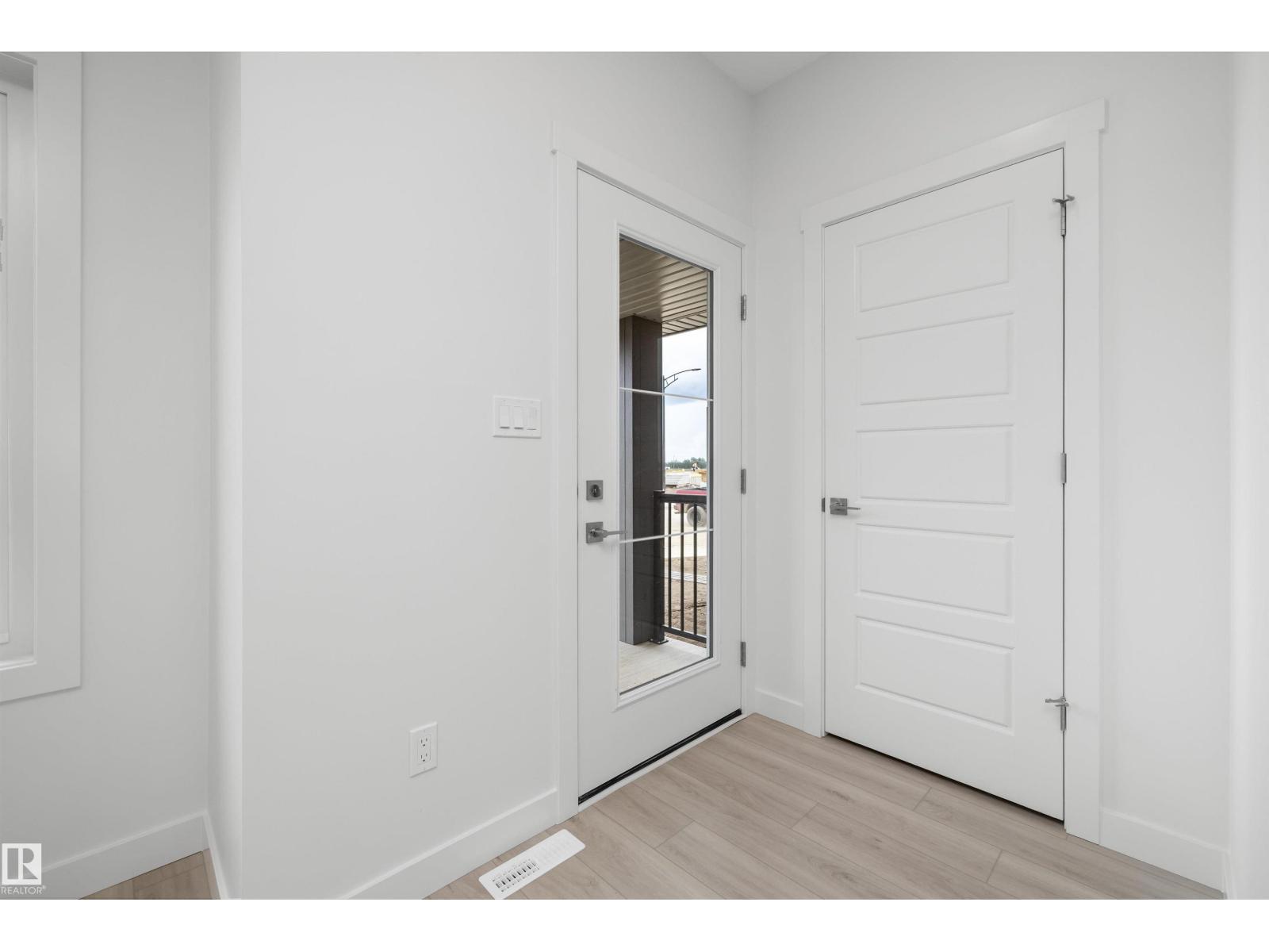 18709 18a Av Nw Property Photo 4