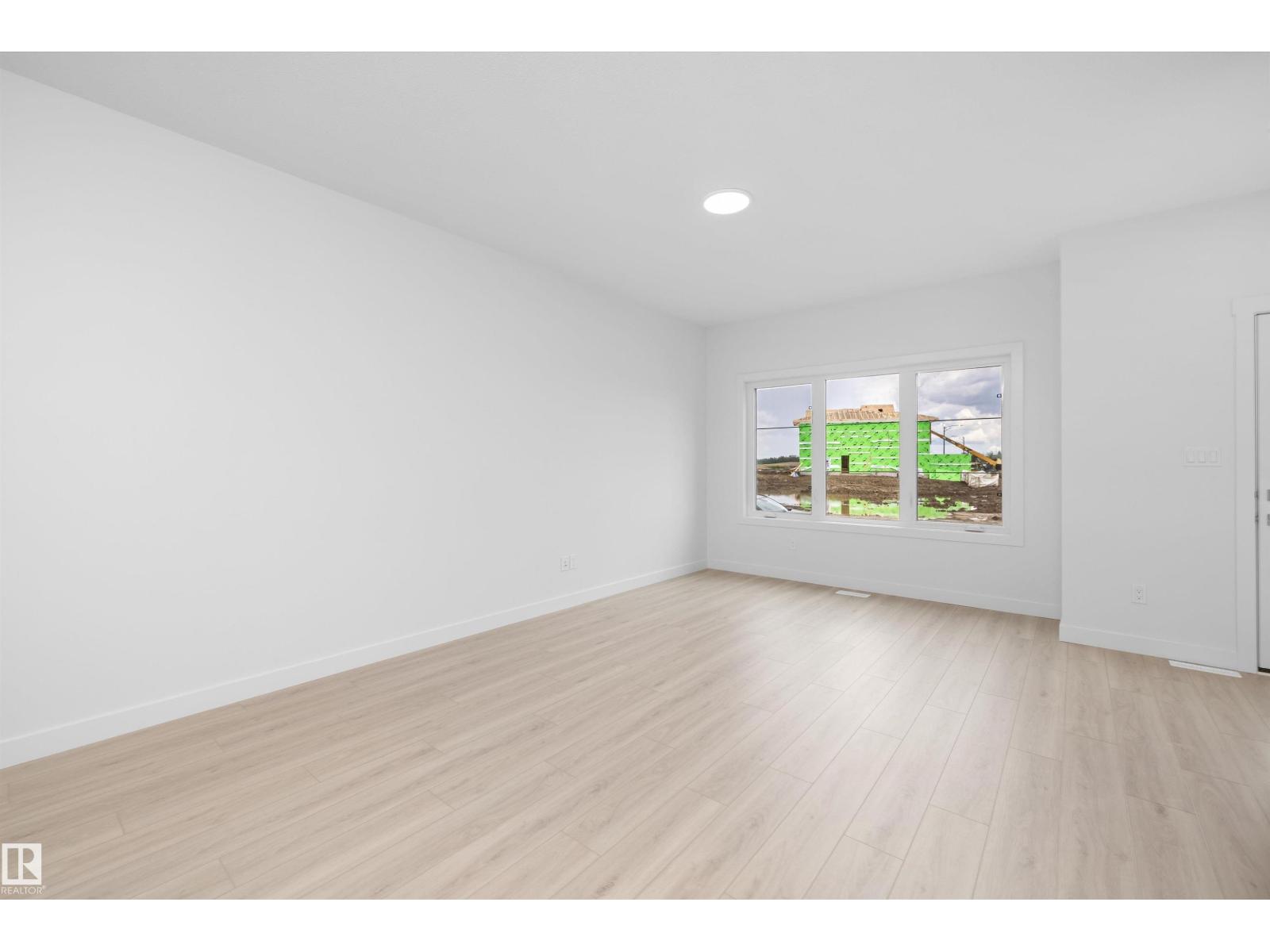 18709 18a Av Nw Property Photo 9