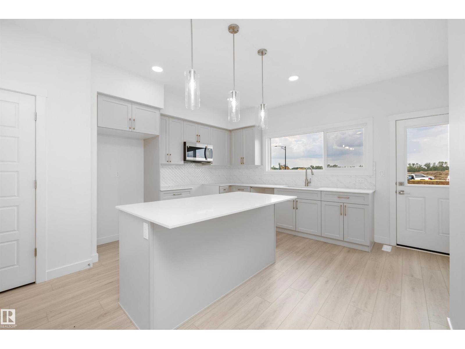 18709 18a Av Nw Property Photo 14