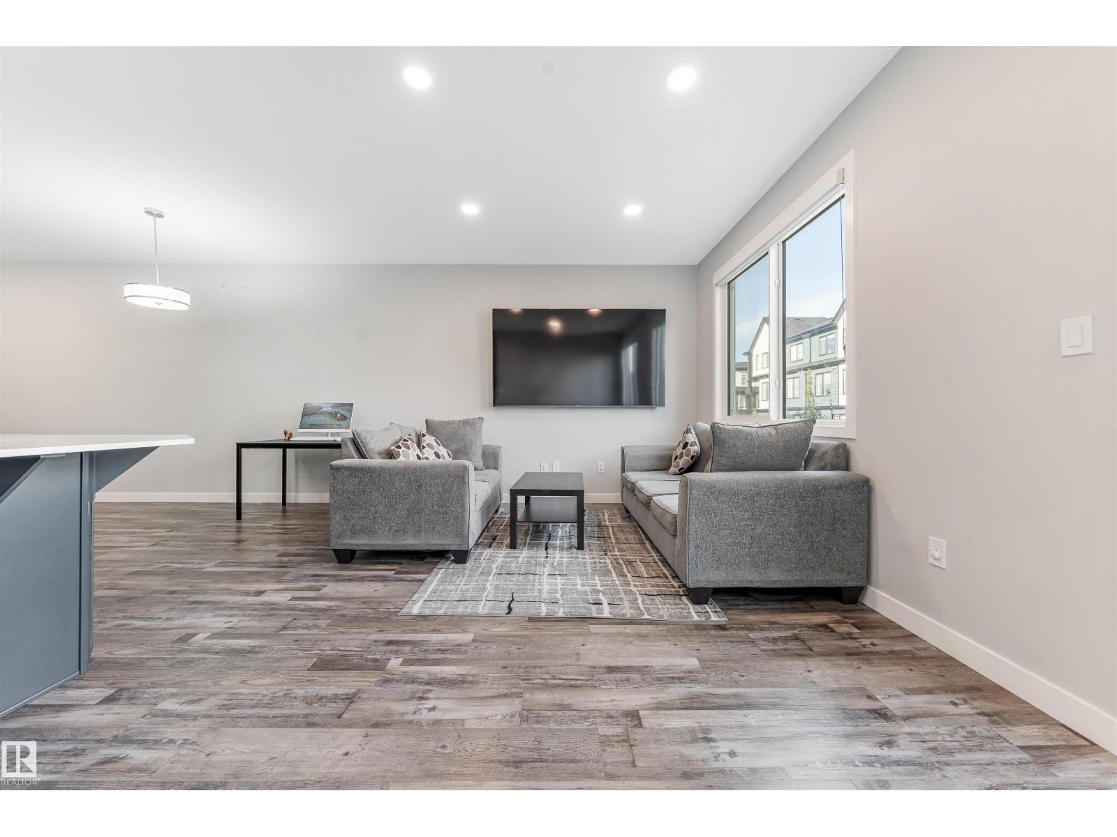 2284 Chokecherry Cl Sw Property Photo 18