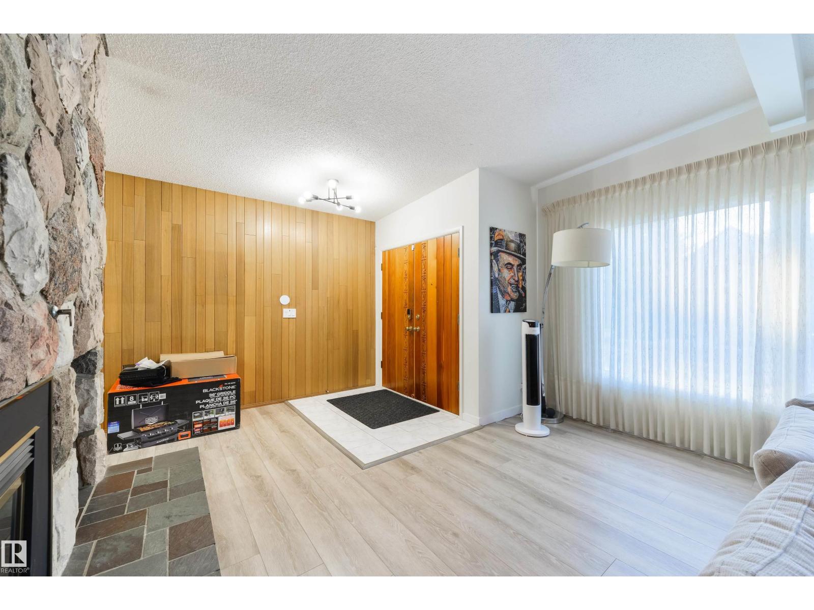 24 Valleyview Cr Nw Property Photo 4