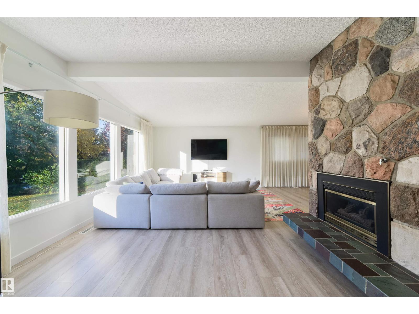24 Valleyview Cr Nw Property Photo 6