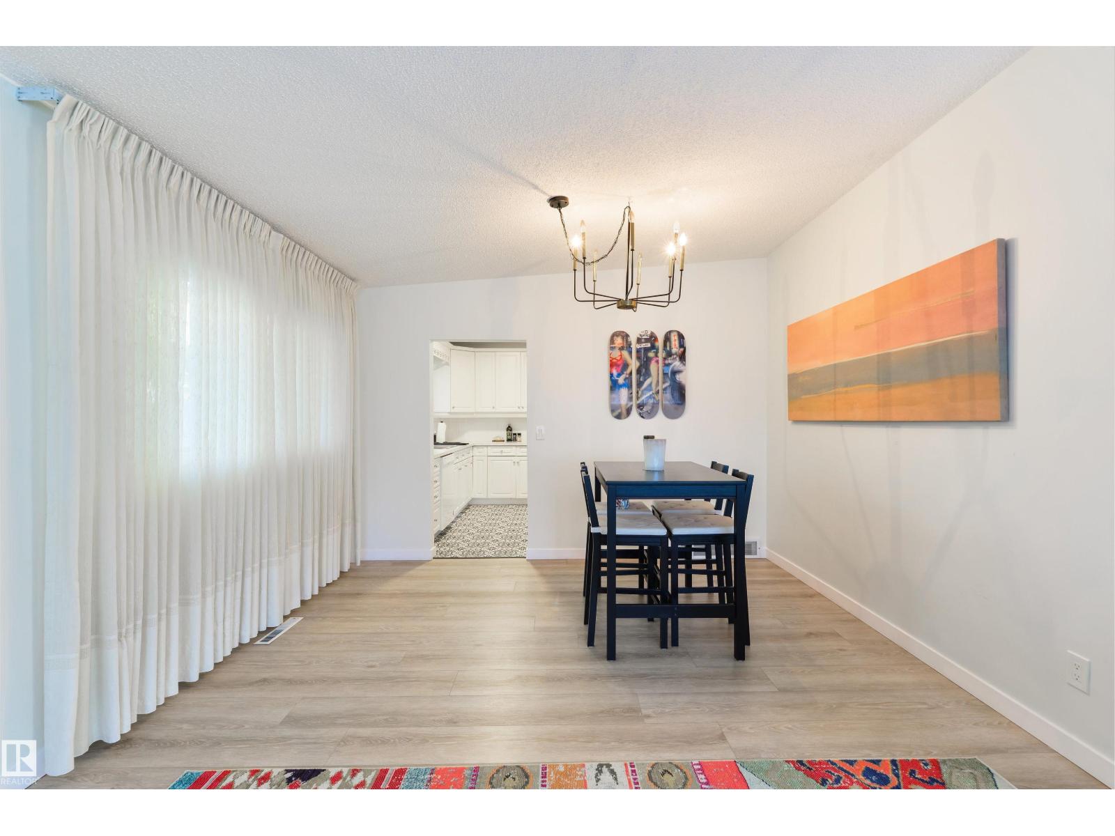 24 Valleyview Cr Nw Property Photo 9