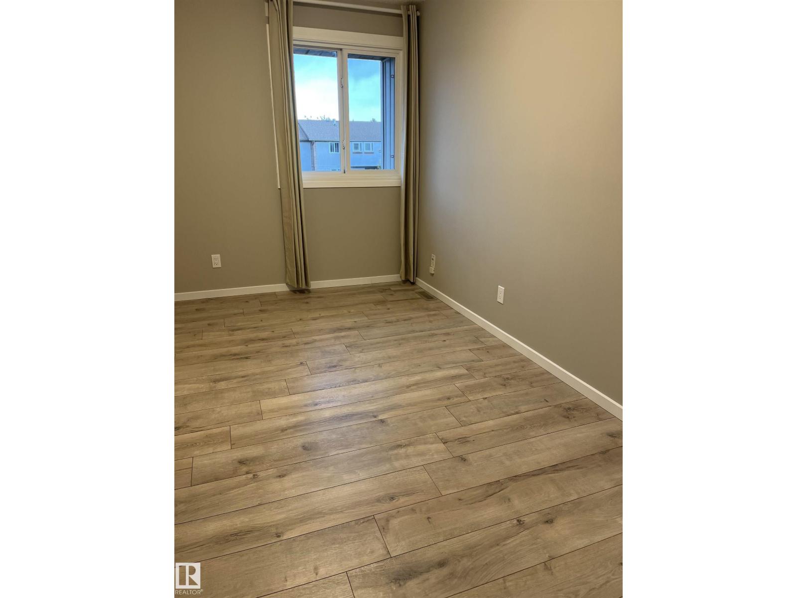 #10 14130 80 St Nw Nw Property Photo 7