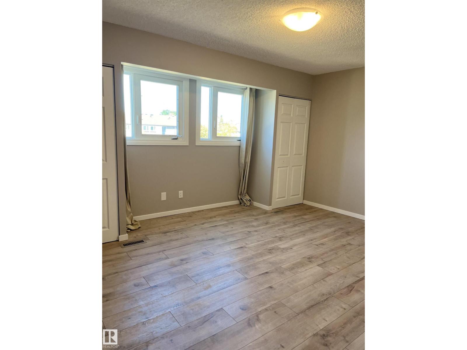 #10 14130 80 St Nw Nw Property Photo 9