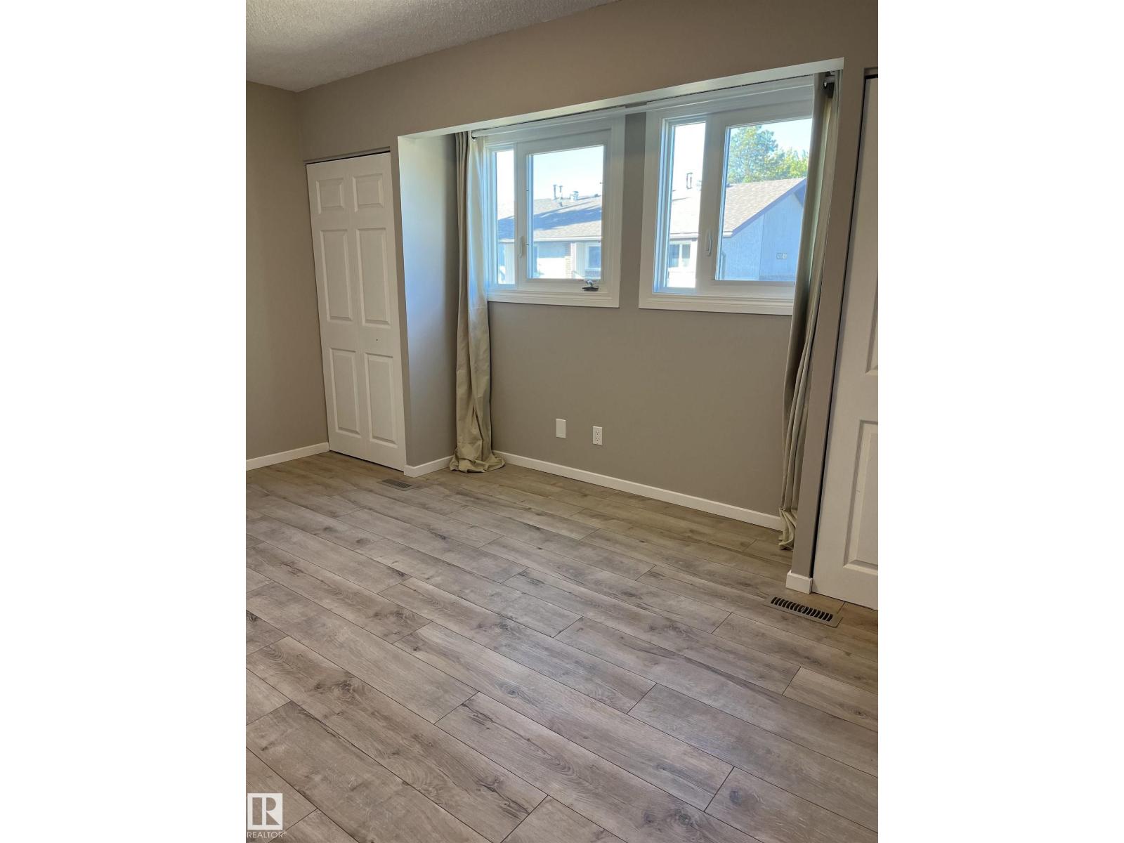 #10 14130 80 St Nw Nw Property Photo 10