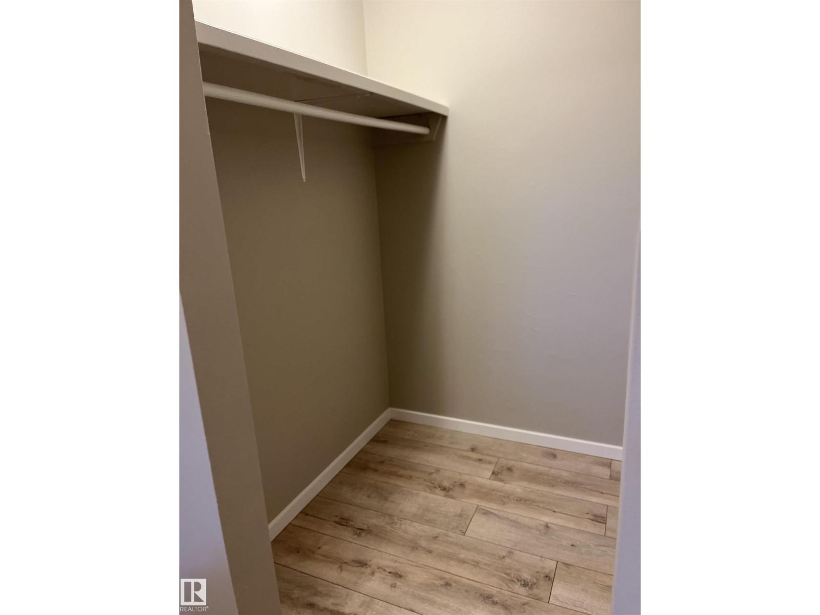 #10 14130 80 St Nw Nw Property Photo 12
