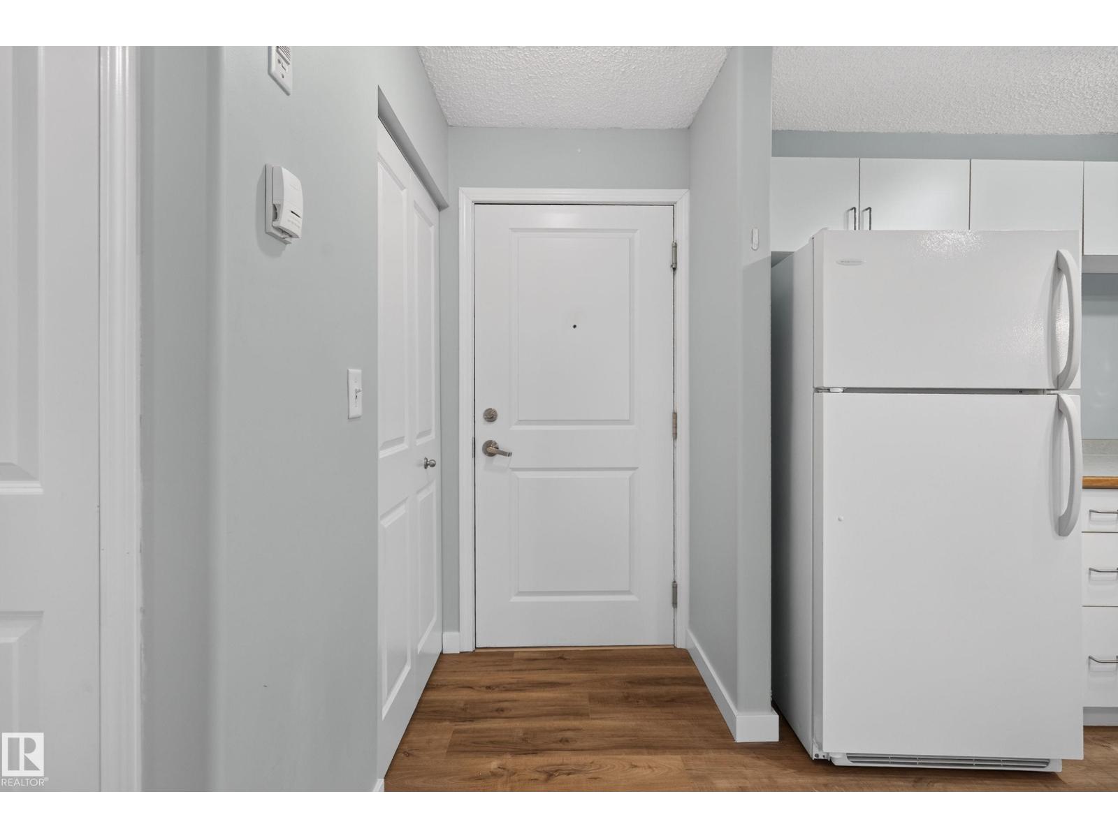 #118 10535 122 St Nw Property Photo 3