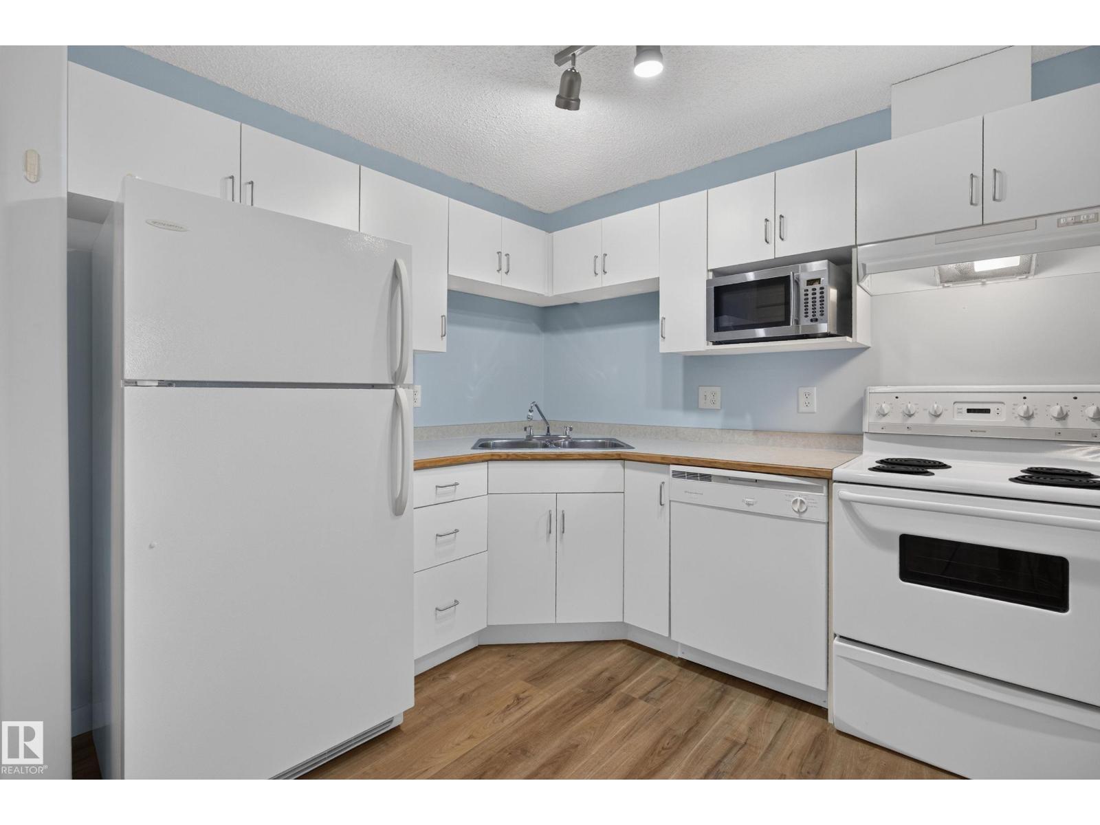 #118 10535 122 St Nw Property Photo 6