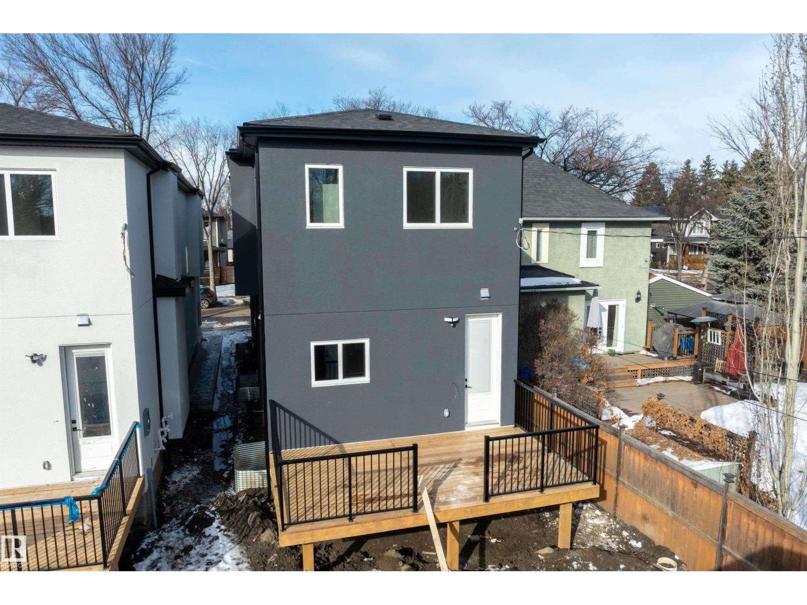 10965 129 St Nw Property Photo 4