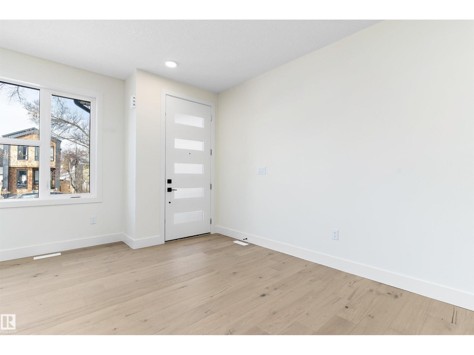 10965 129 St Nw Property Photo 7