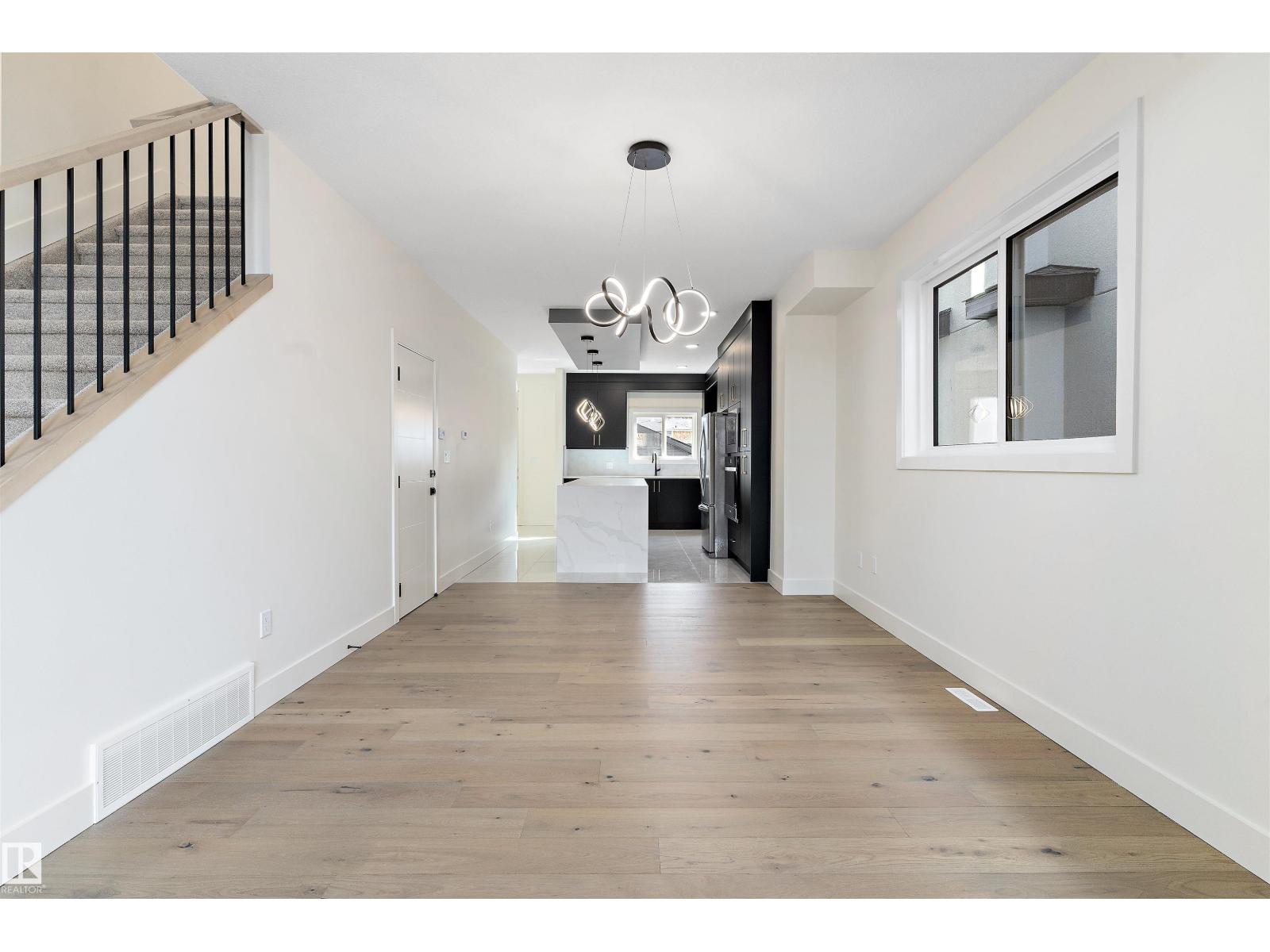 10965 129 St Nw Property Photo 9